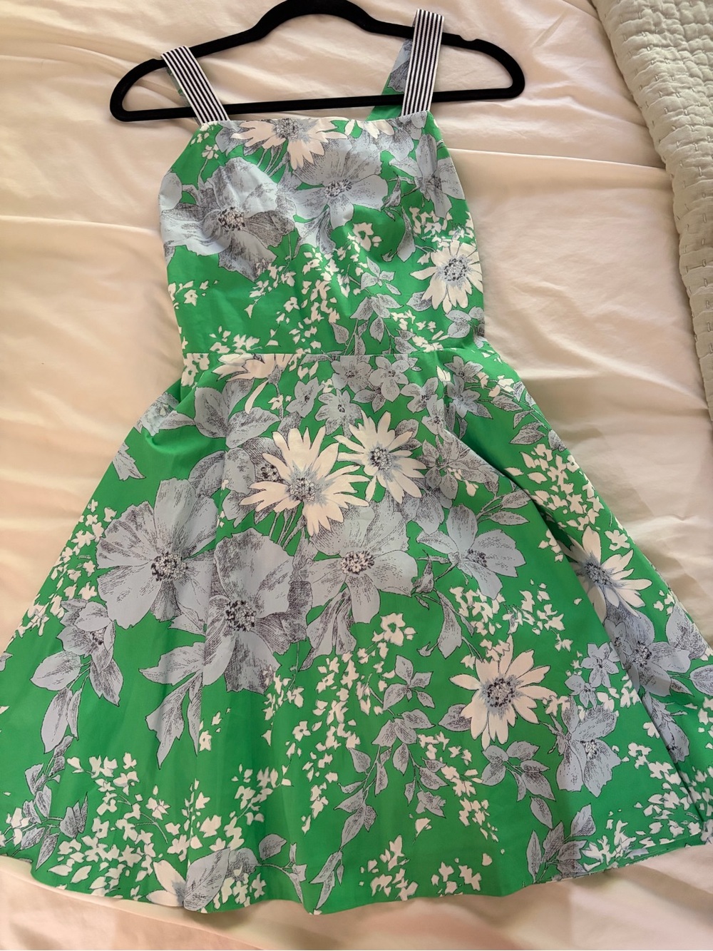 Tuckernuck Green Floral Fit & Flare Dress Size Small